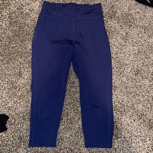 Women’s pop fit capri leggings, size large